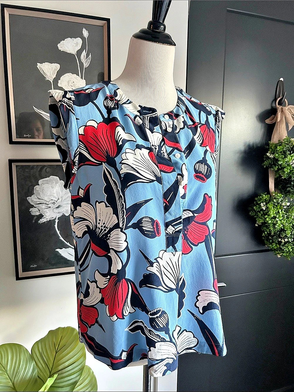 J.Crew Silk 🌹Floral Sleeveless Blouse in Blue & Red Size 8 Like New